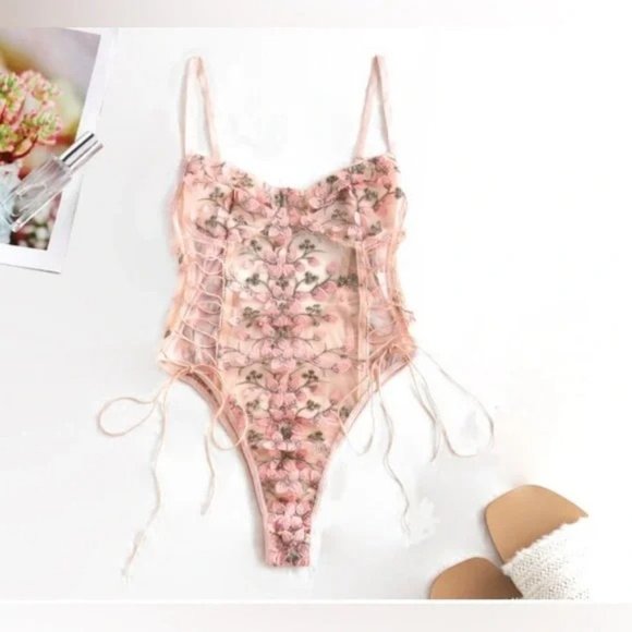 Women's Beige Strap Butterfly Mesh Stretch Lace Lingerie Bodysuit Size Medium - Picture 4 of 7